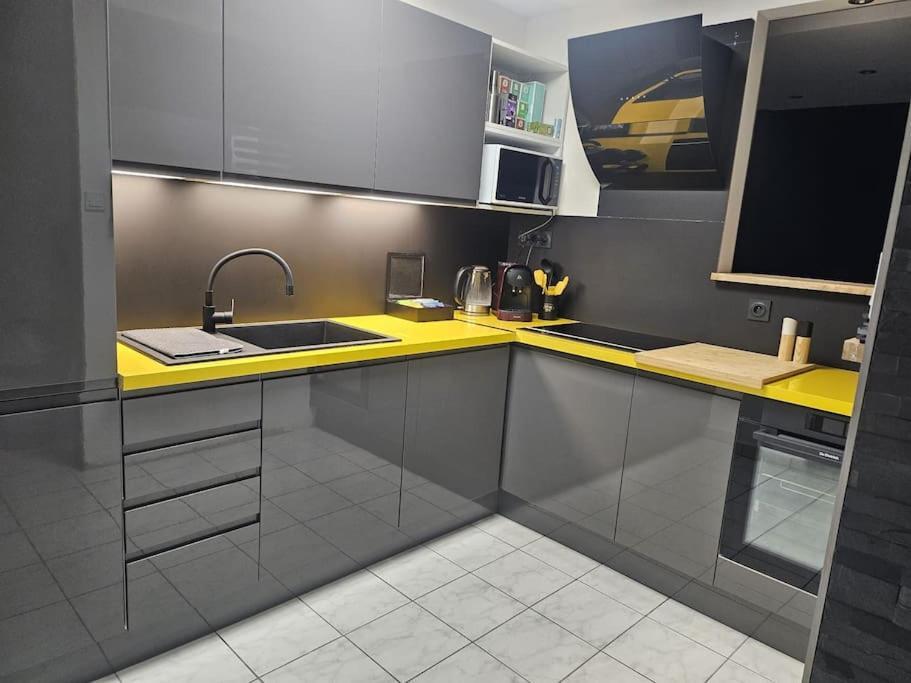 Appartement Cluses Eksteriør billede